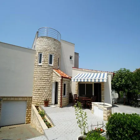 Villa Luxurious In With Swimming Pool Vir