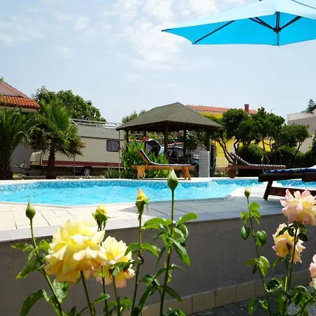 Villa Luxurious In With Swimming Pool