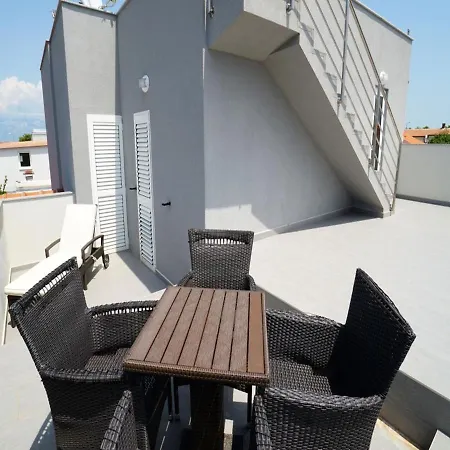 Villa Luxurious In With Swimming Pool
